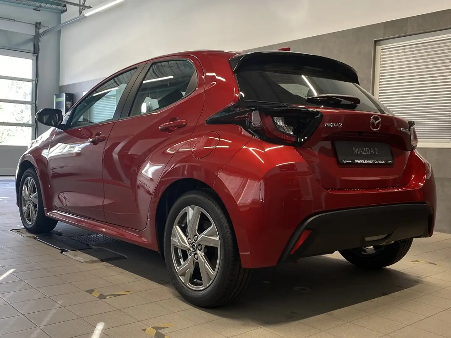 Mazda 2 Hybrid 2024 5HB 1.5L VVT-i 116 PS e-CVT FWD EXCLUS Rouge - 2