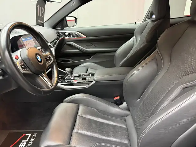 BMW M4 view 9