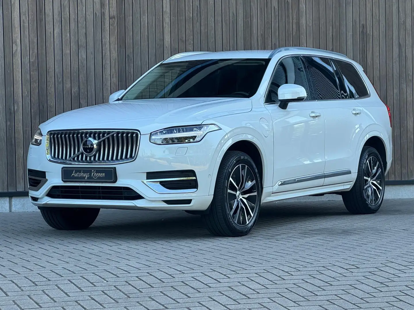 Volvo XC90 2.0 T8 Recharge AWD Inscription / Luchtvering / Wit - 2