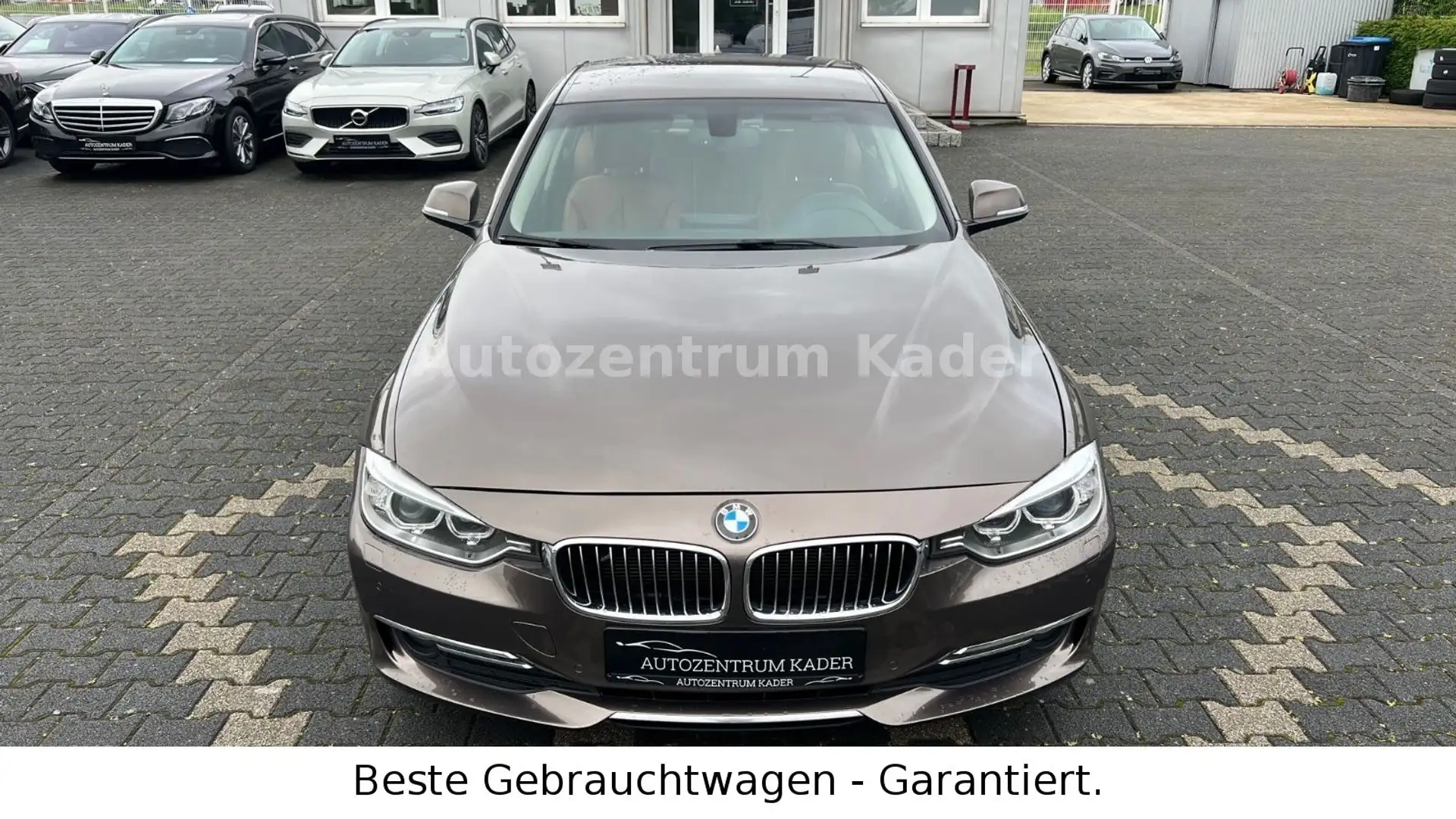 BMW 318 3 Lim. 318d*LED*Xenon*Navi*Leder*MFL*SitzHZ* - 2