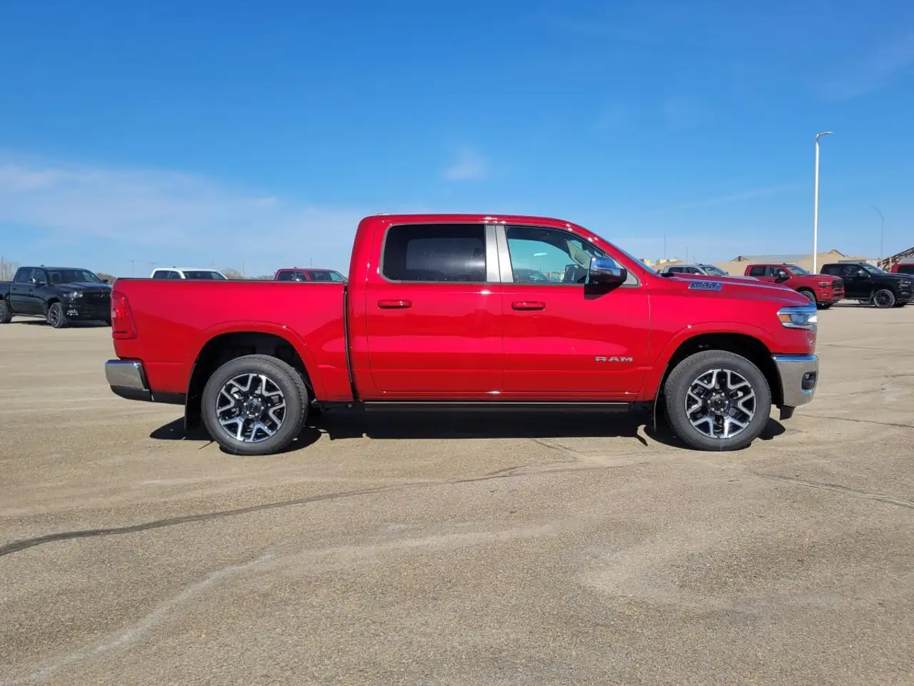 RAM 1500 снимка RAM 1500