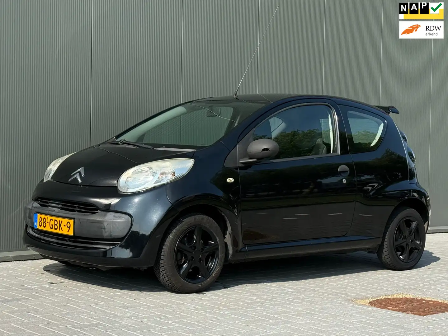 Citroen C1 BJ 2008 /SPOILER/ LM VELGEN/ NIEUWE APK/CARPLAY OP Zwart - 1