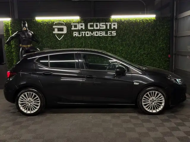 Opel Astra view 2