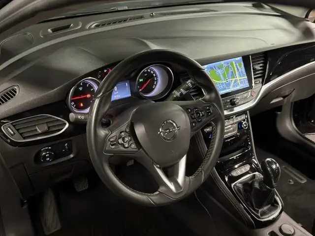 Opel Astra view 13