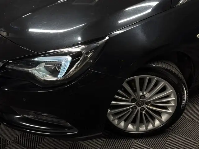 Opel Astra view 5