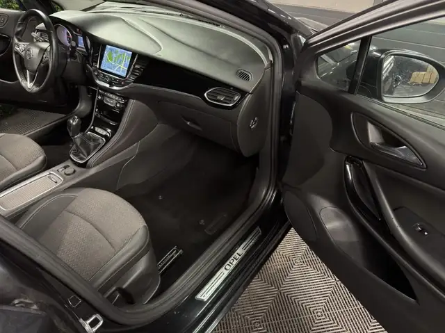 Opel Astra view 15