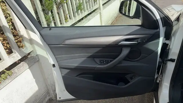 BMW X1 view 7