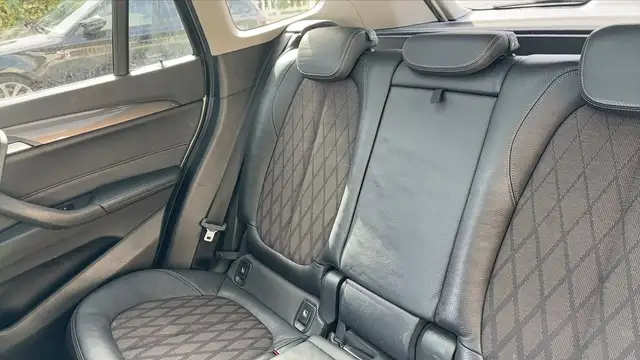 BMW X1 view 9