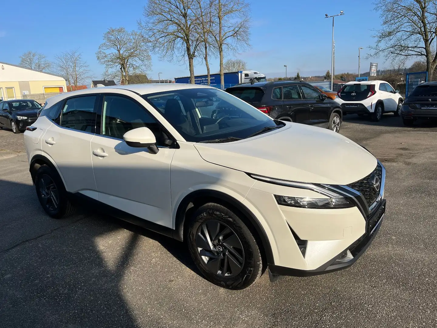 Nissan Qashqai 1,3 DIG-T MHEV*Acenta*Navi/1.Hand/PDC Blanc - 2