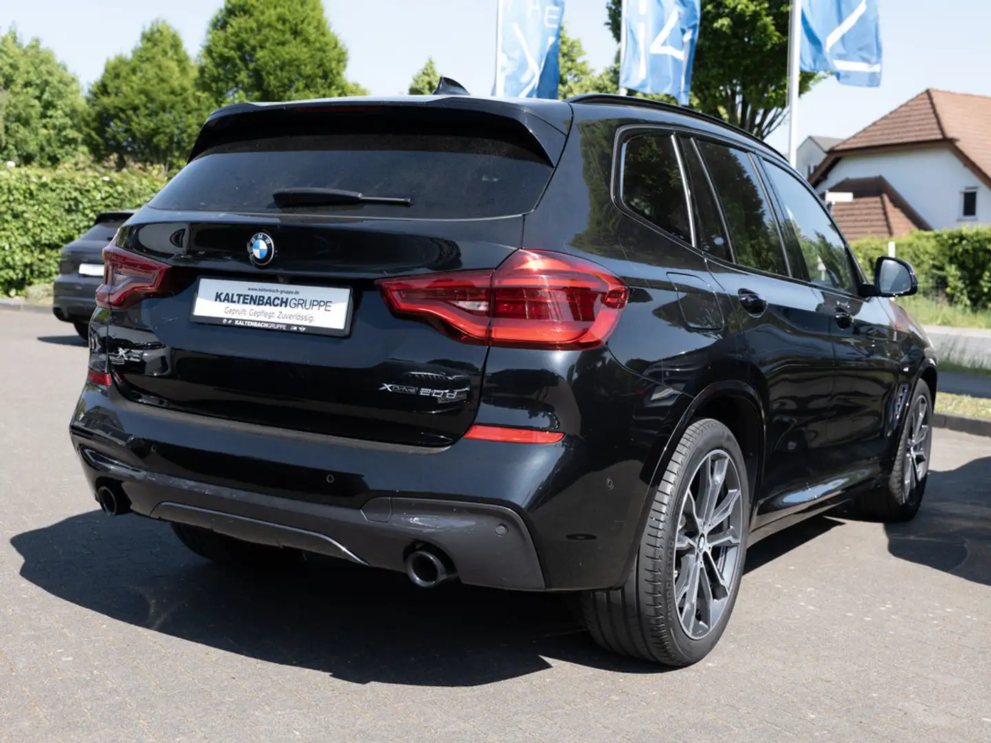 BMW X3 xDrive 20d M-Sportpaket PANO HUD NAVI SHZ Schwarz - 2