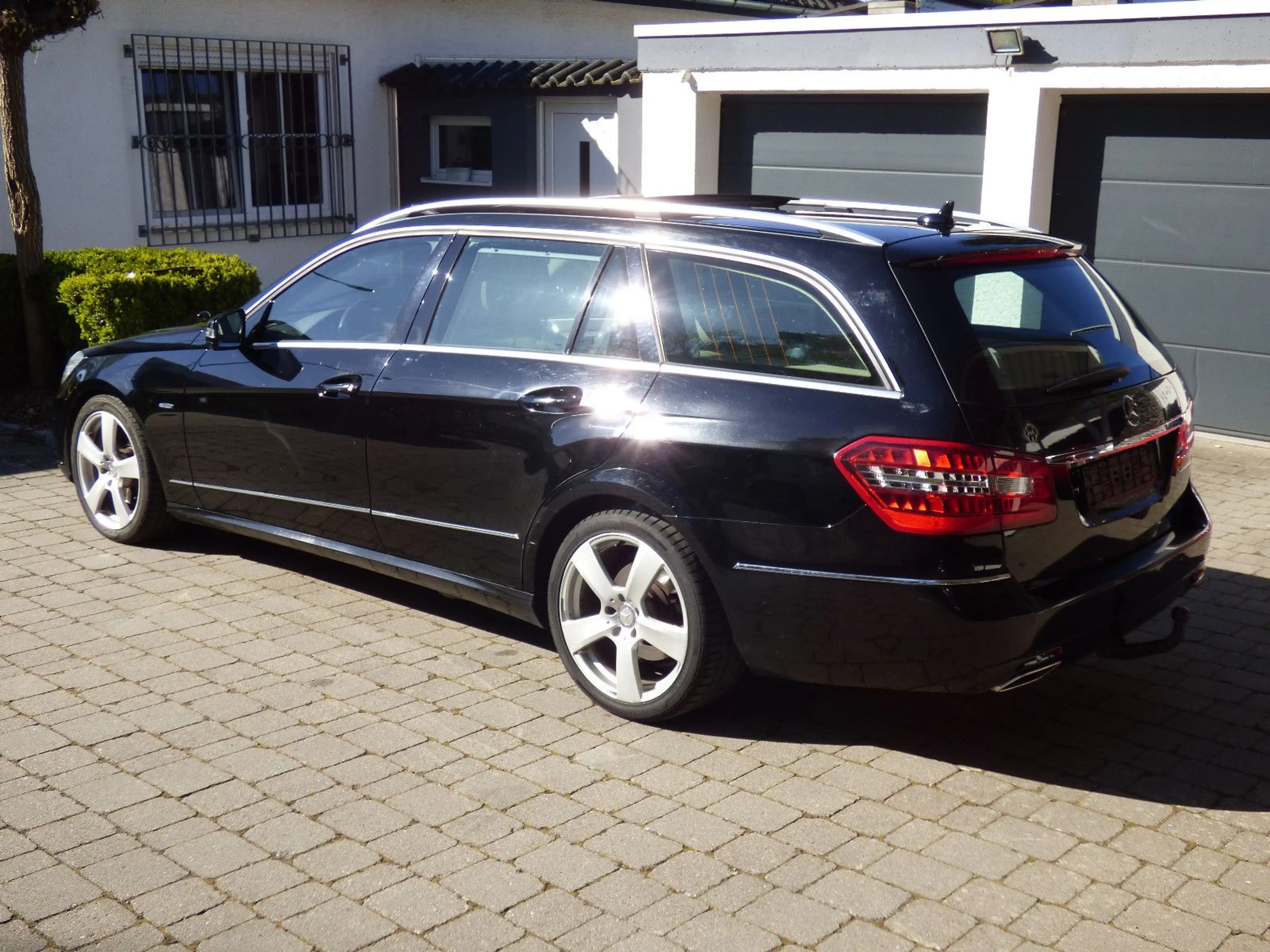 Mercedes-Benz E 350 CDI*Standhzg*Panorama*Sportpaket*Volleder* — photo 10