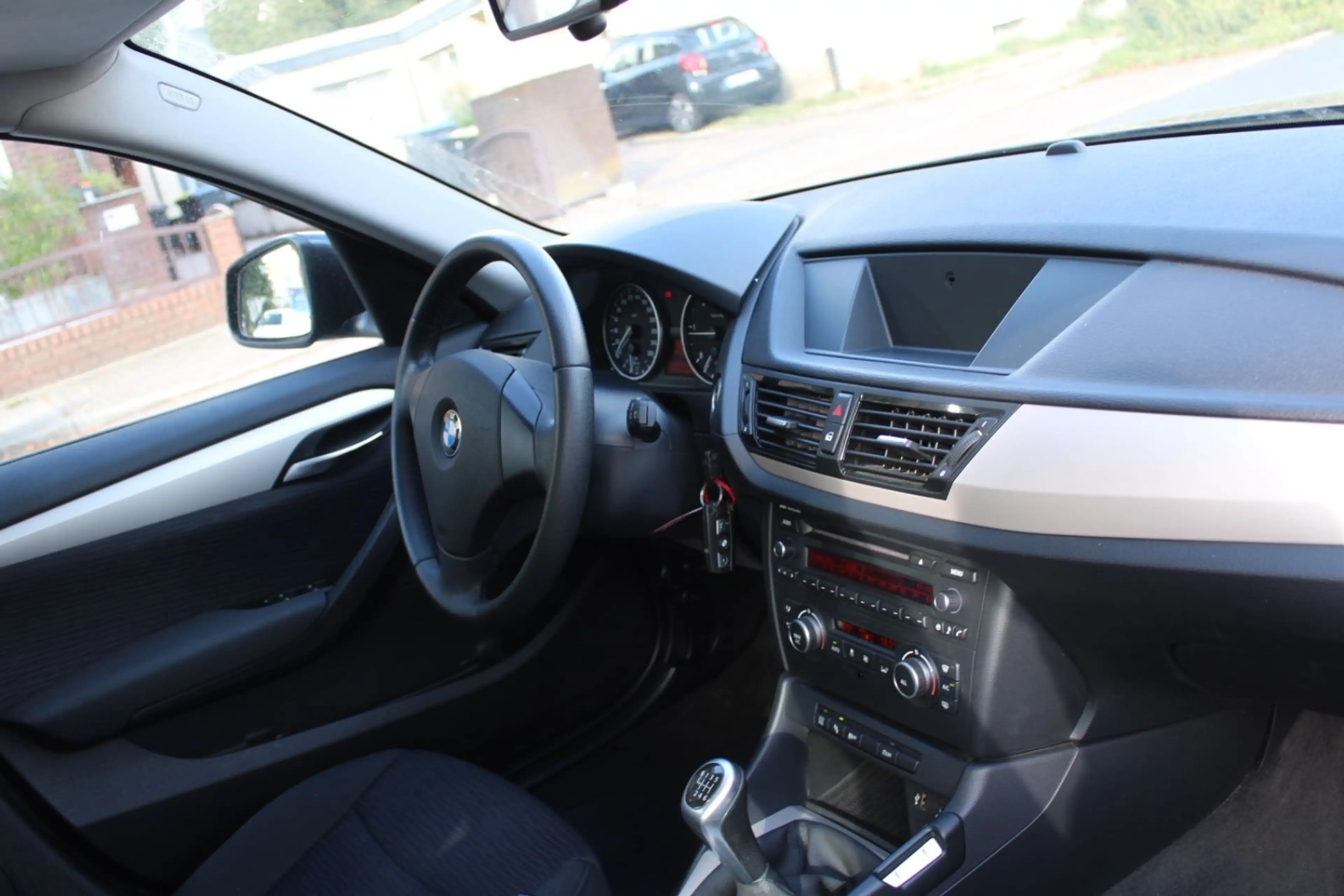 BMW X1 sDrive 18 d*2.HAND*KLIMATRONIC*PDC*TOP! — photo 6