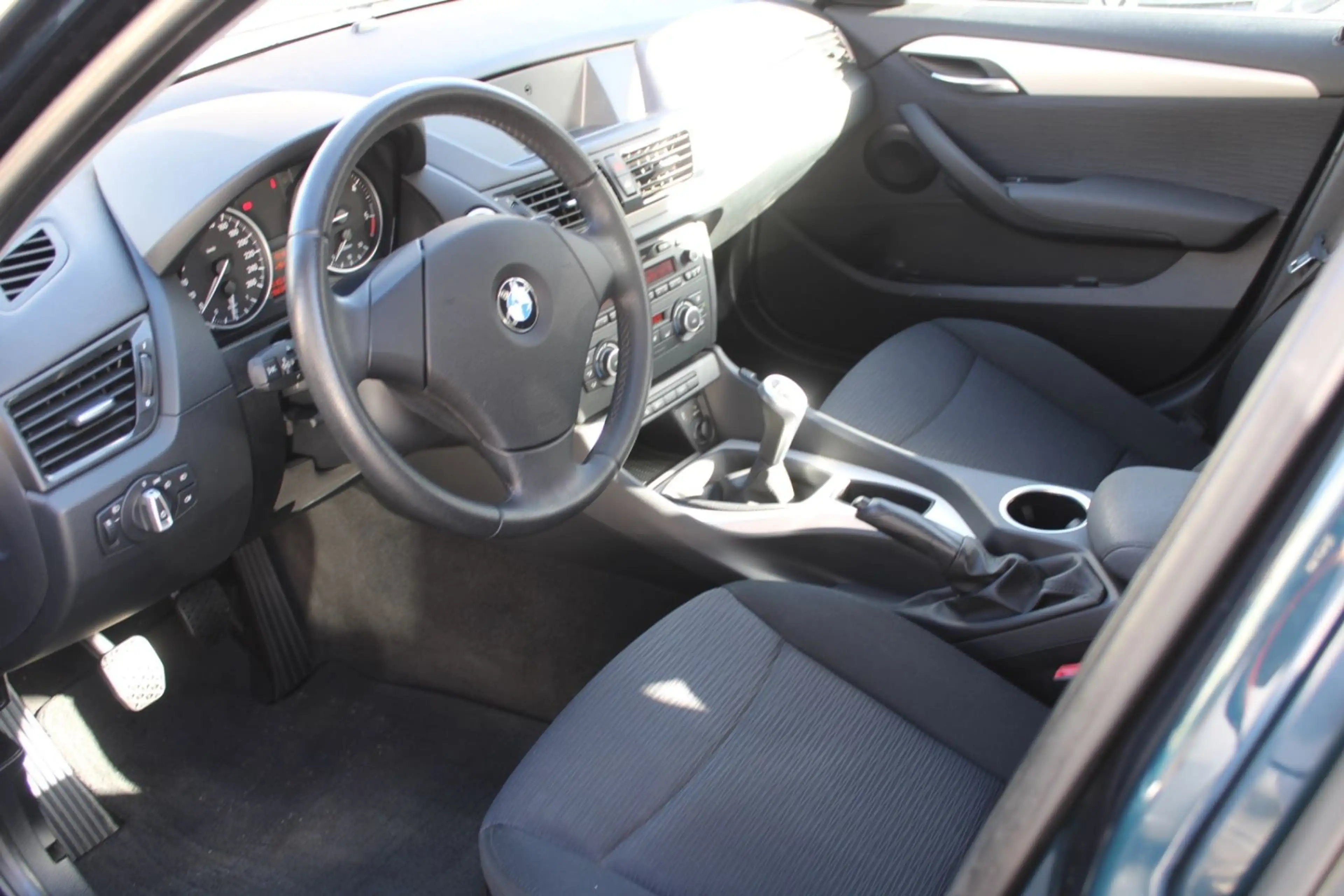BMW X1 sDrive 18 d*2.HAND*KLIMATRONIC*PDC*TOP! — photo 10
