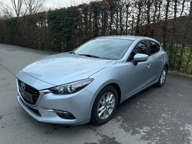 Mazda 3 2.0i / CARNET / / NAVI / BLUETOOTH /
