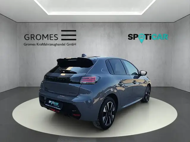 Peugeot 208 view 3