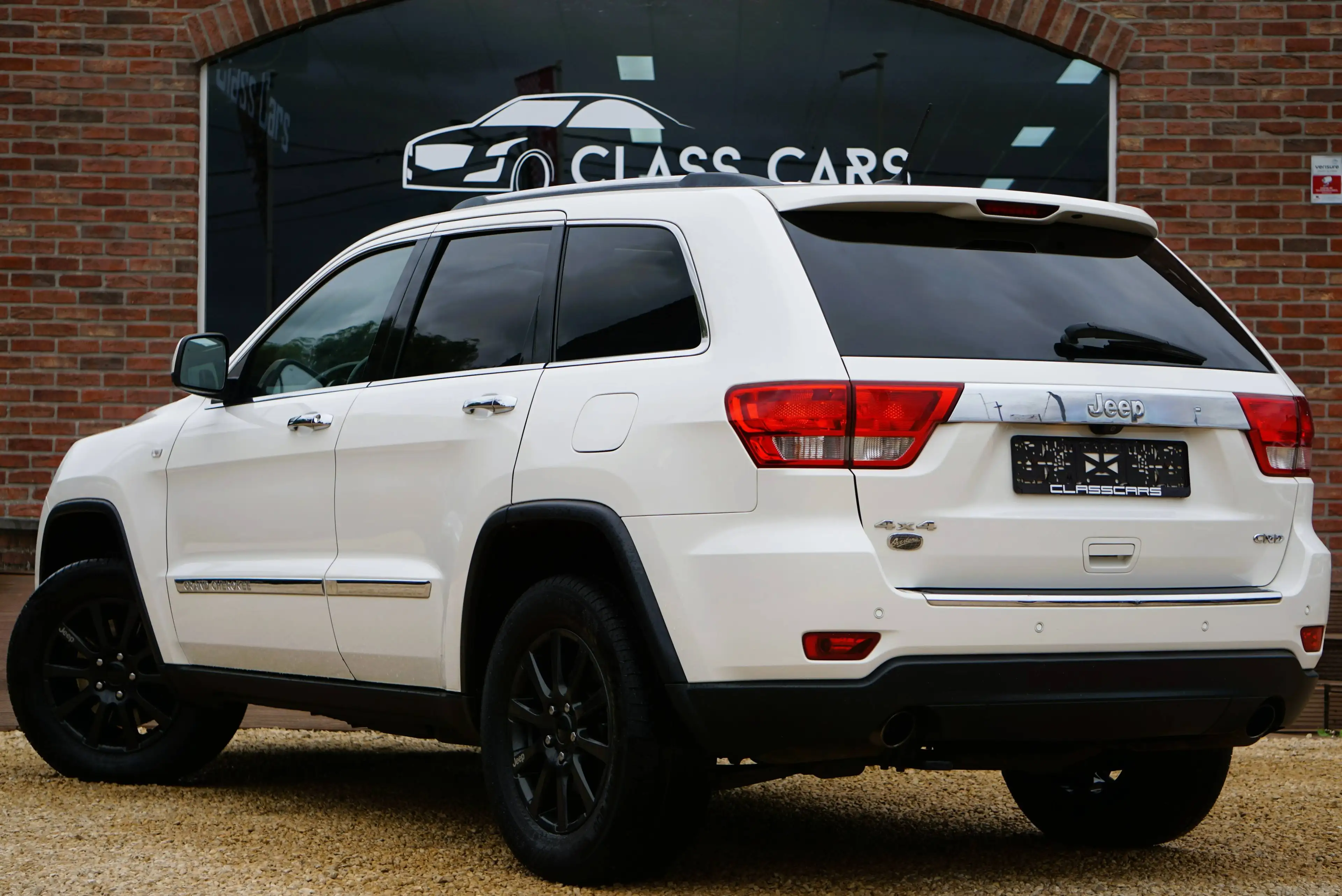 Jeep Grand Cherokee 3.0 V6 TD Overland TOIT-PANO NAVI-CAM FULL — photo 4