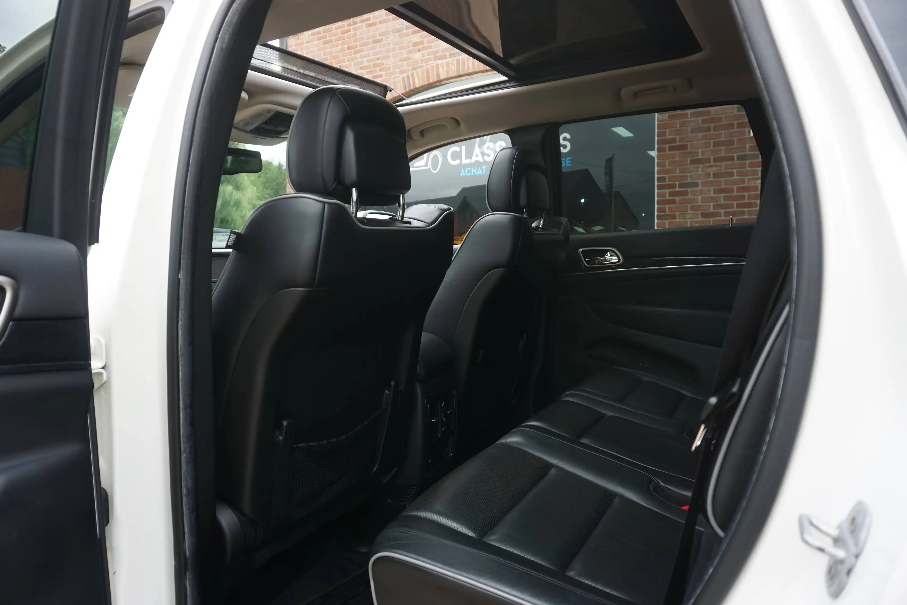 Jeep Grand Cherokee 3.0 V6 TD Overland TOIT-PANO NAVI-CAM FULL — photo 12
