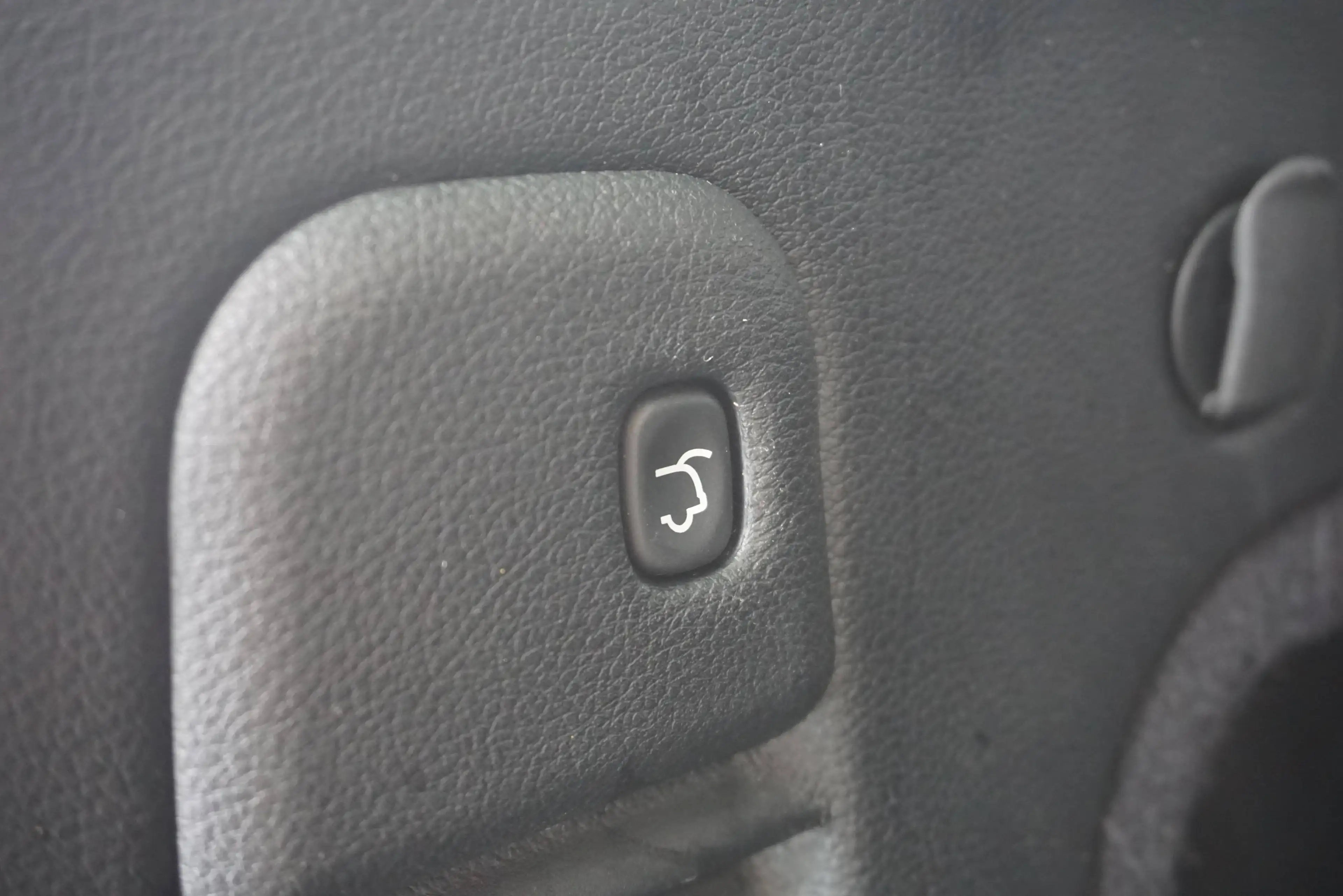 Jeep Grand Cherokee 3.0 V6 TD Overland TOIT-PANO NAVI-CAM FULL — photo 13