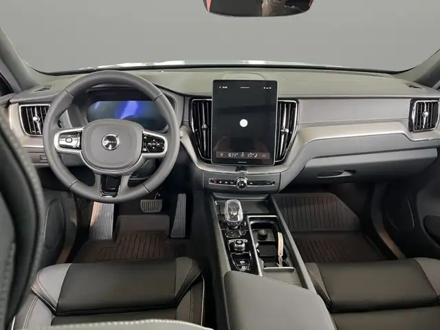 Volvo XC60 Black Edition Ultra, T6 AWD Plug-in Hybrid, Elektrisch/Benzi Ansicht 15