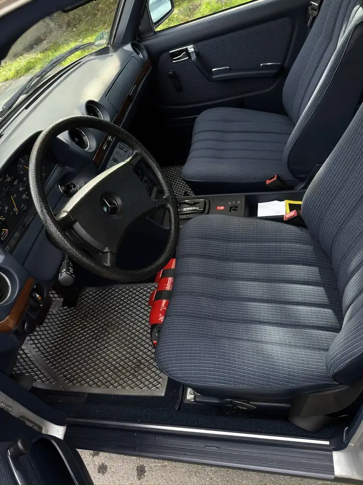 Mercedes-Benz E 200 200, foto 12