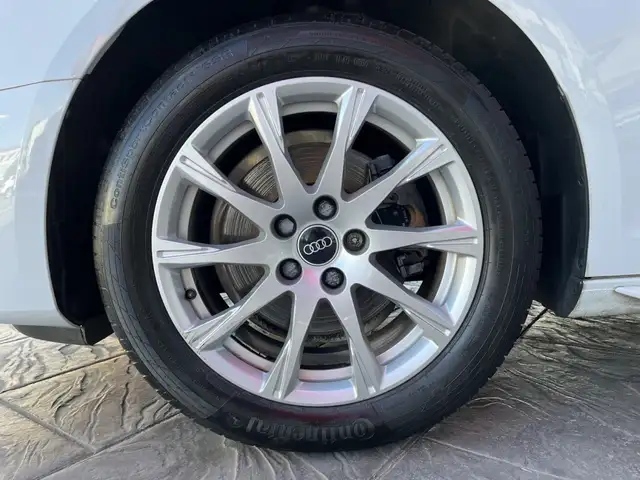 Audi A4 view 13