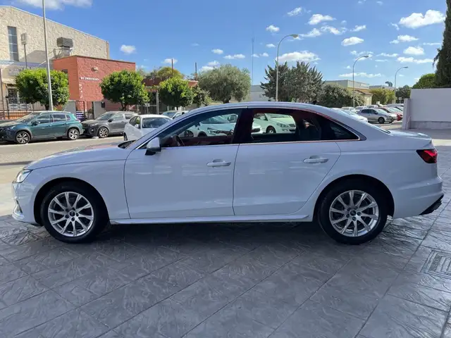 Audi A4 view 9