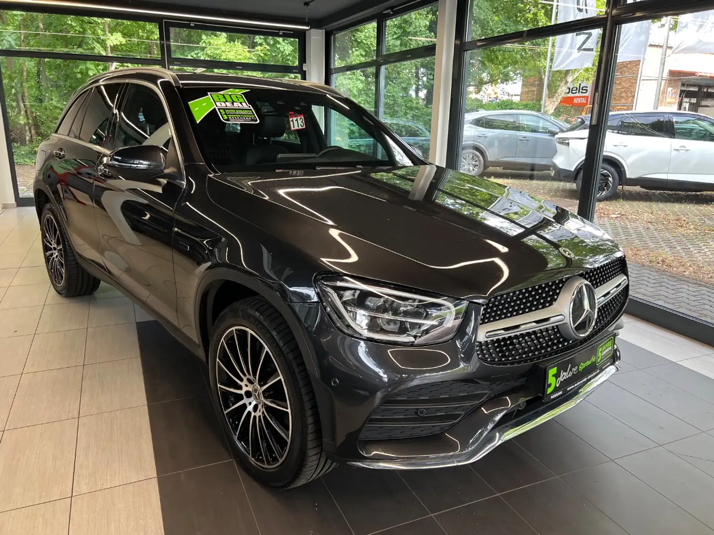 Mercedes-Benz GLC 300 e 4Matic  AMG Line Navi Kam LED StandH Gris - 2
