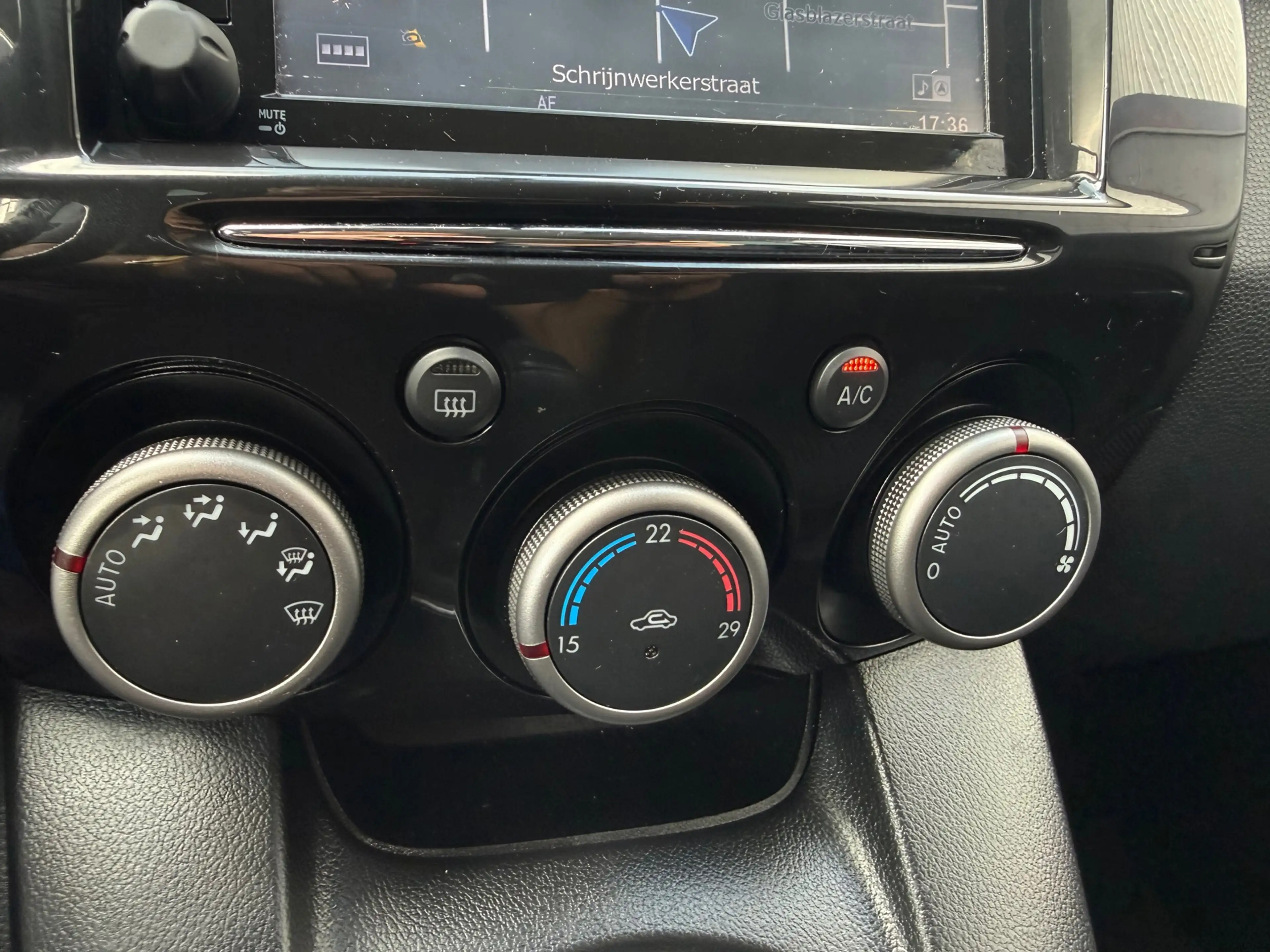 Mazda 2 1.3 Silver Edition GT*StoelVerwaming*NAVI*Park-Sen — photo 14