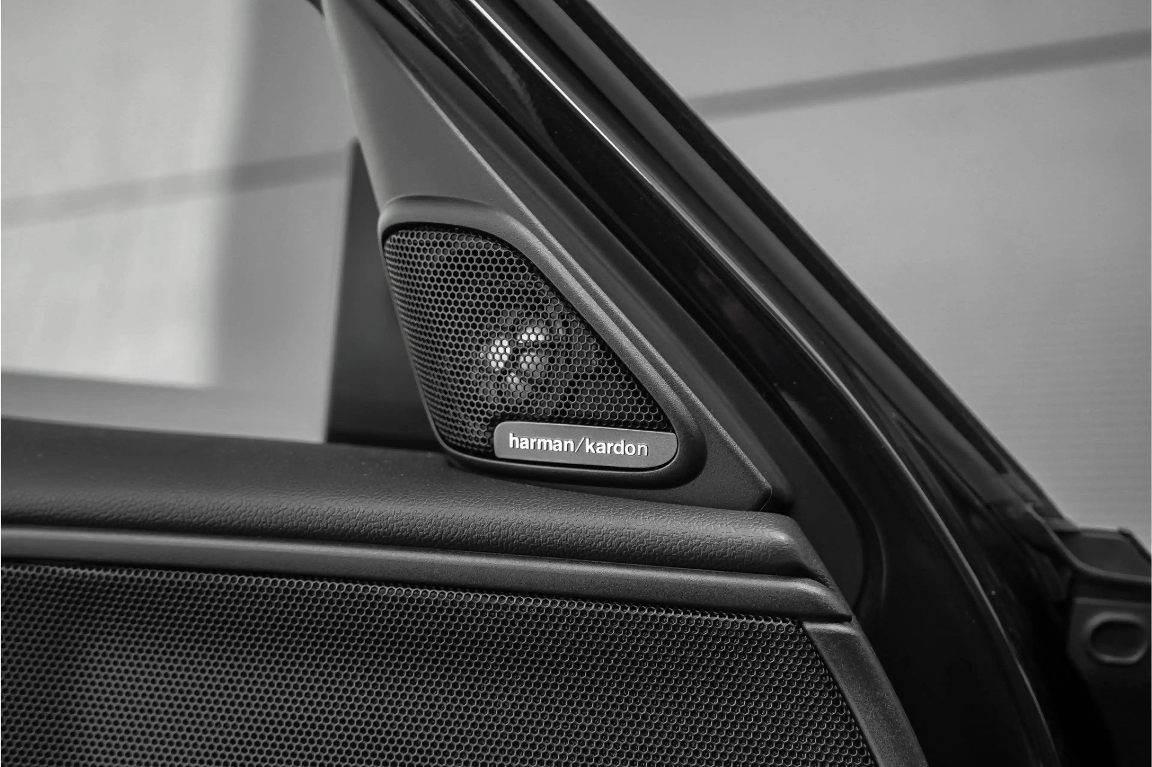 MINI John Cooper Works Countryman Mini 2.0 S JCW Pack Pano H/K Camera 19" — photo 25