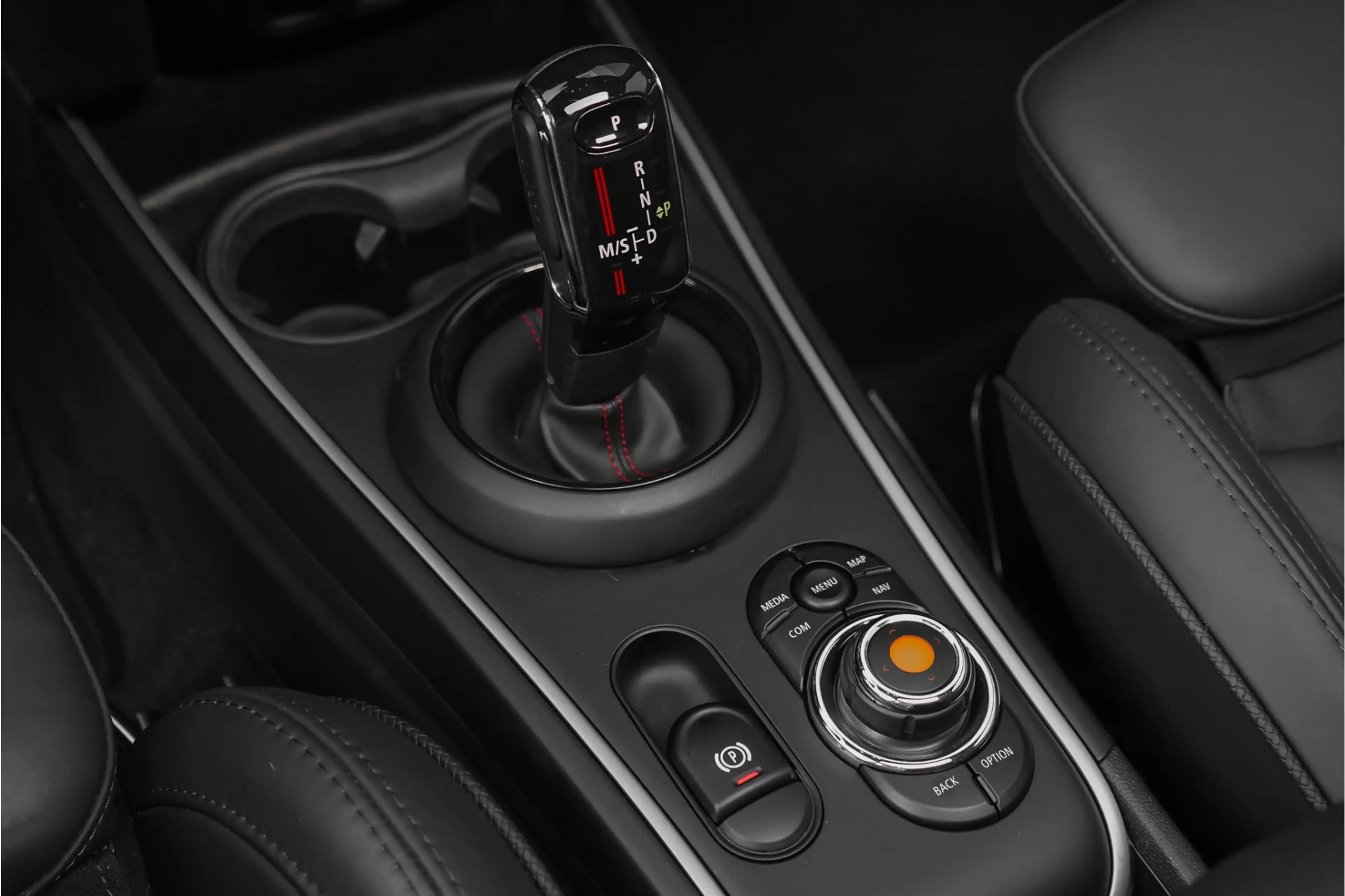 MINI John Cooper Works Countryman Mini 2.0 S JCW Pack Pano H/K Camera 19" — photo 34