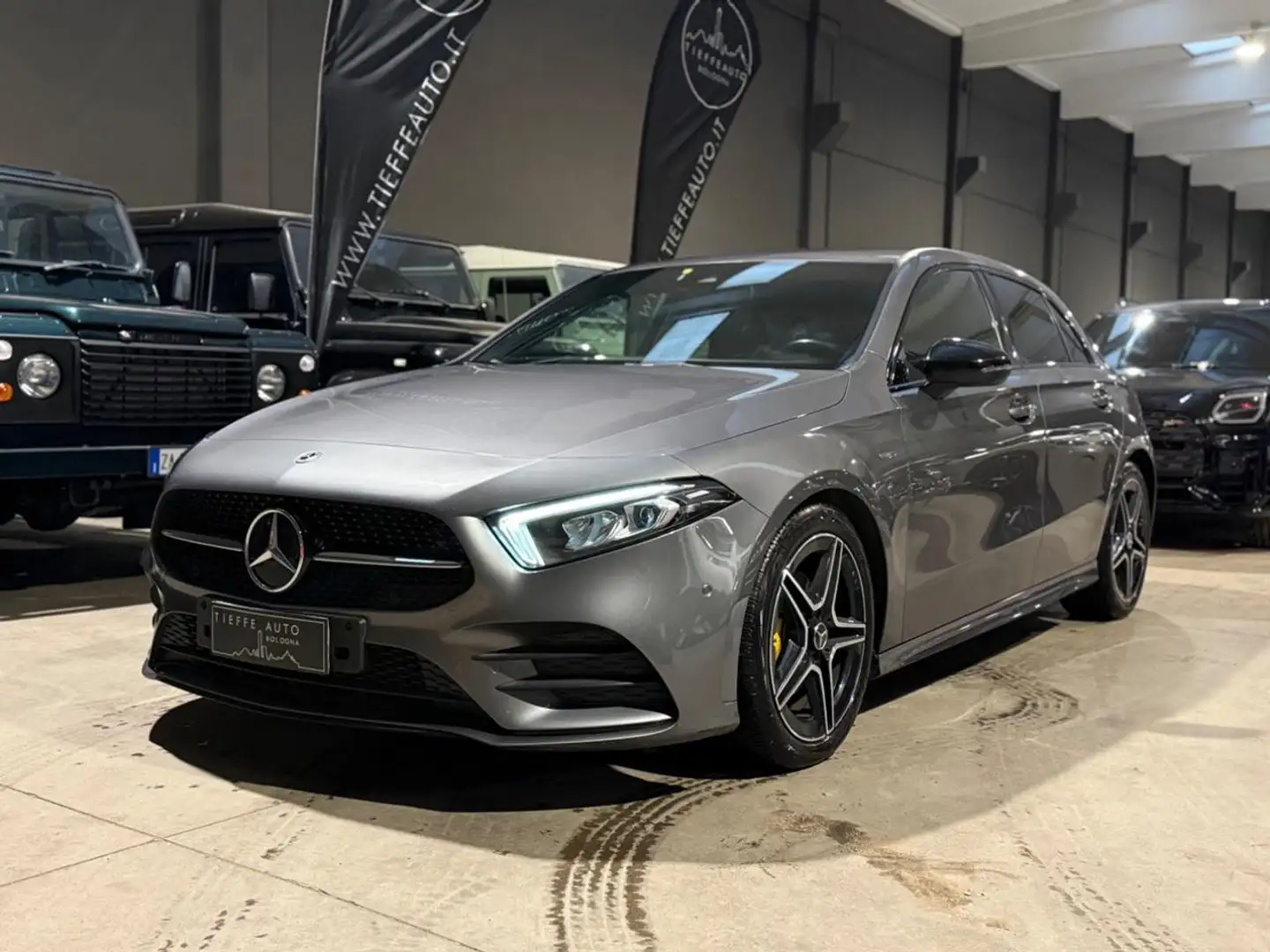 Mercedes-Benz A 180 d Automatic Premium Grigio - 1