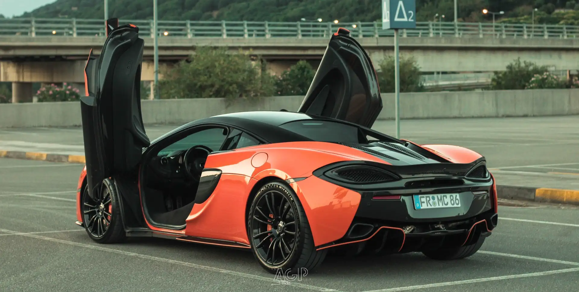 McLaren 570S Coupe - 2
