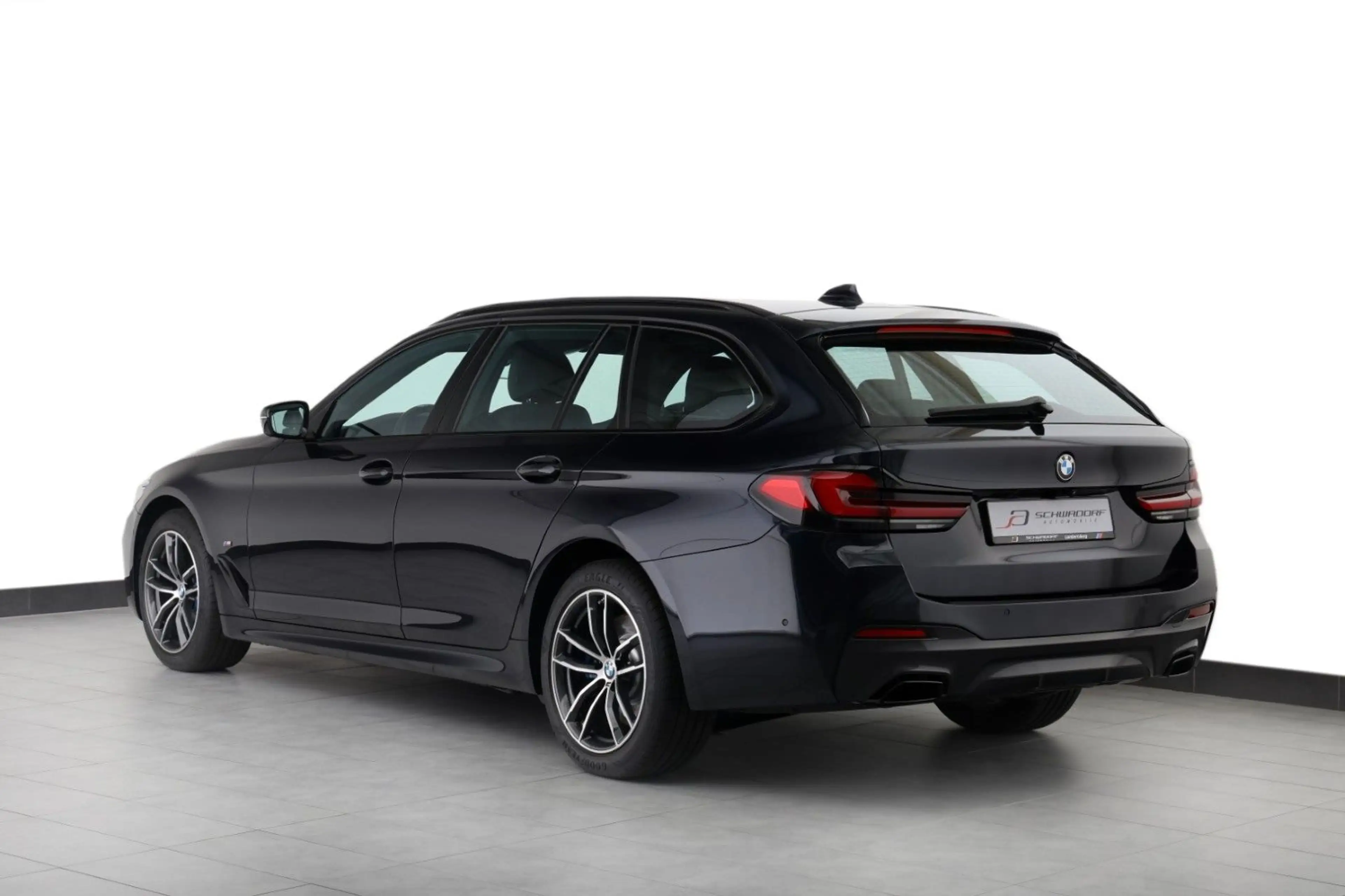 BMW 540 d xDrive Touring M Sport LASER ACC HUD AHK — photo 3