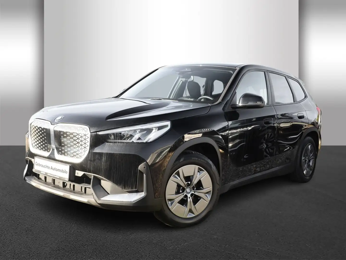 BMW iX1 xDrive30 Navi Bluetooth PDC Klima Schwarz - 2