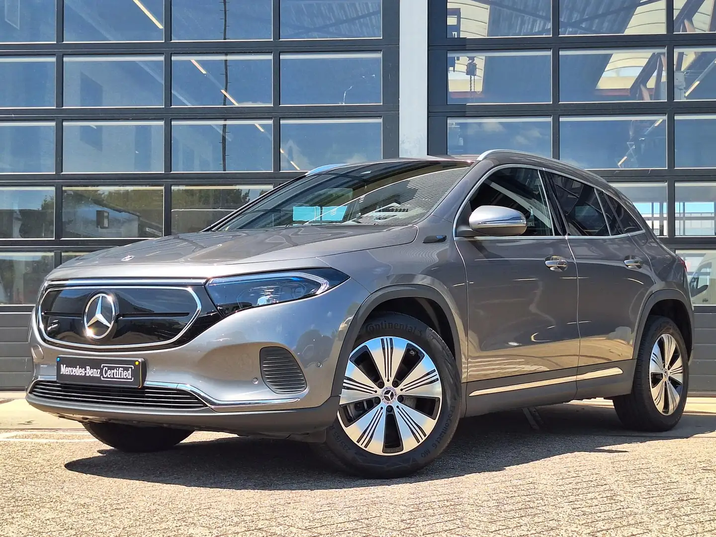 Mercedes-Benz EQA 250 Business Solution Luxury 67 kWh | Trekhaak | Achte Grijs - 2
