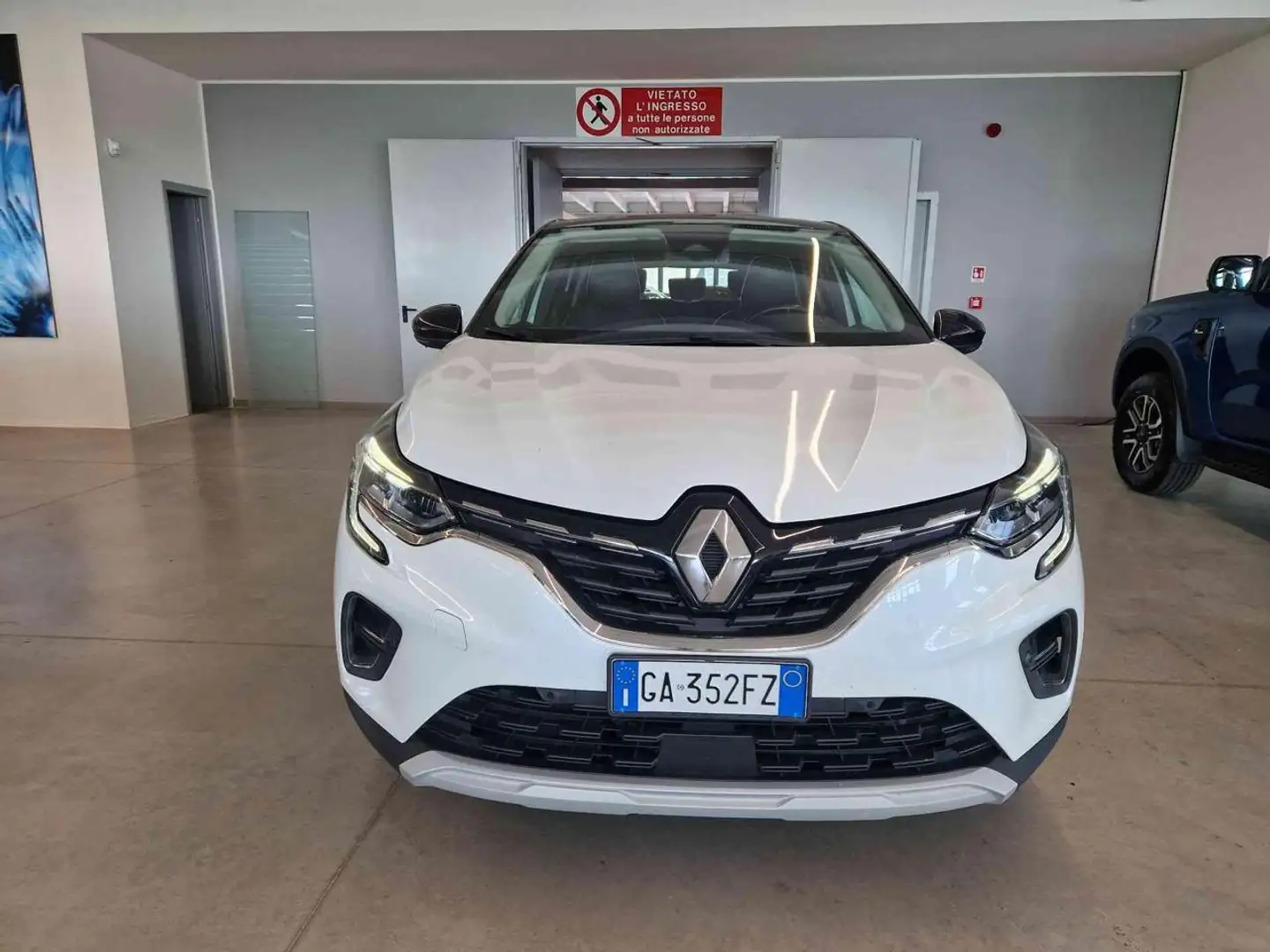 Renault Captur TCe 130 CV EDC FAP Initiale Paris Bianco - 2