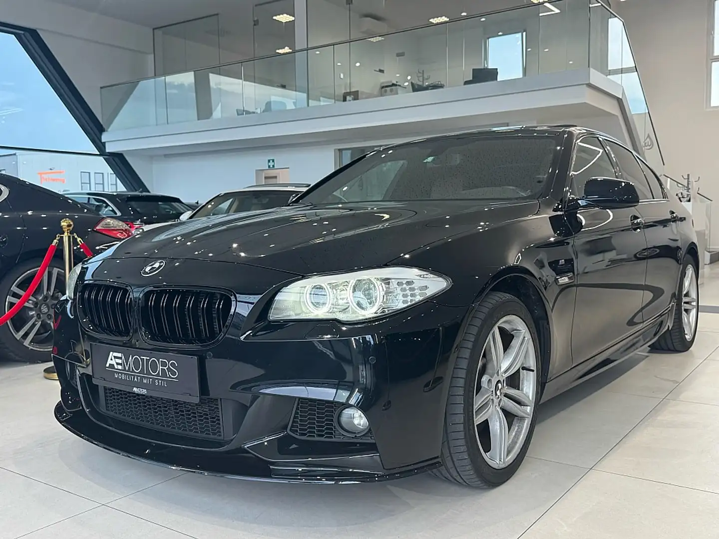 BMW 525 d xDrive Aut. // AB WERK M-PAKET // SBD // KRED... Zwart - 1