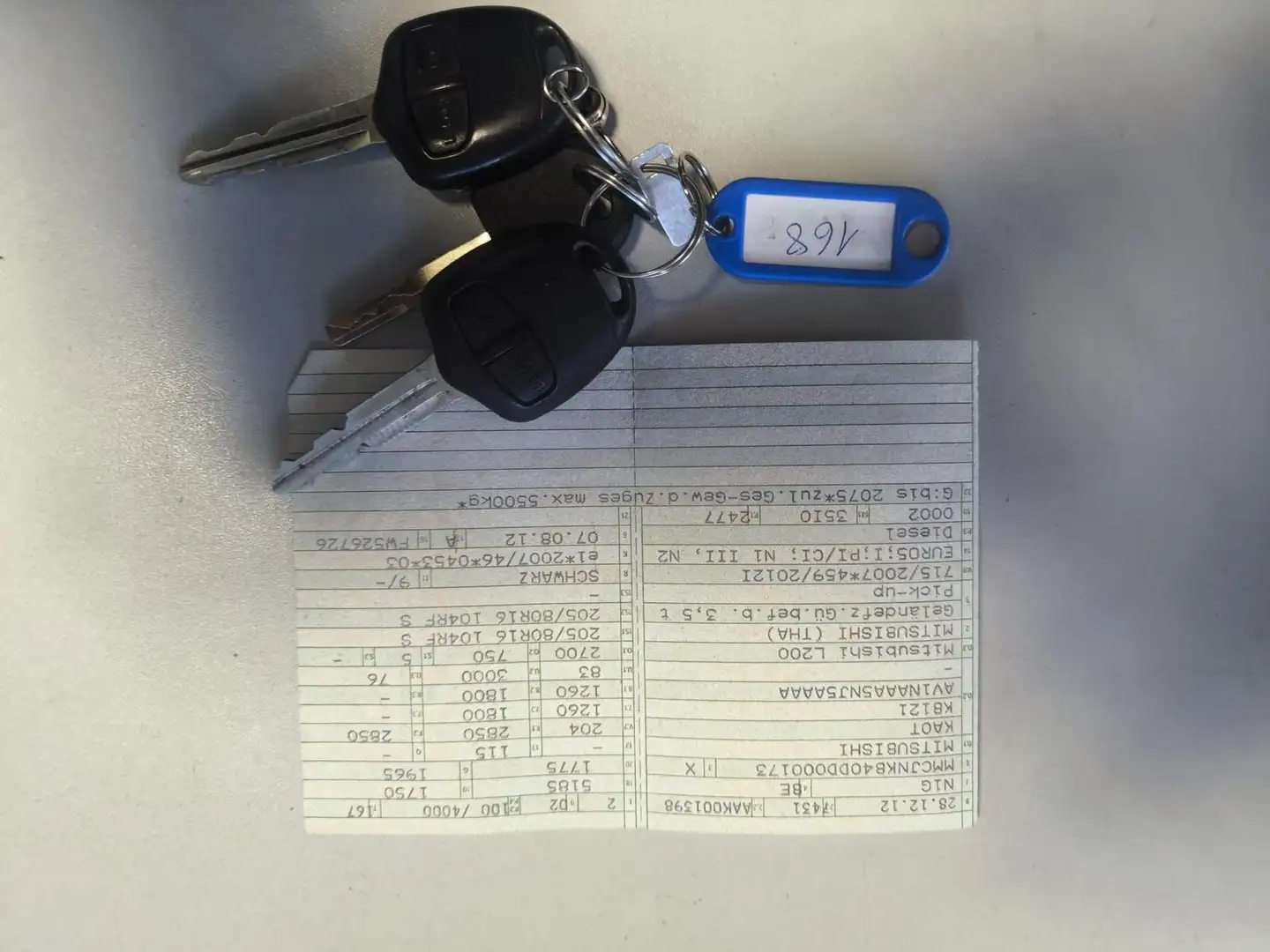 Mitsubishi L200 Invite Doppelkabine 4WD 2.5 DI-D Schwarz - 2