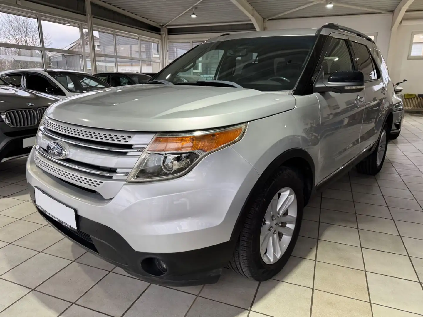 Ford Explorer 2.0 XLT/AUTOM/2x4/GSD/LEDER/7 SITZE/LPG Grau - 1