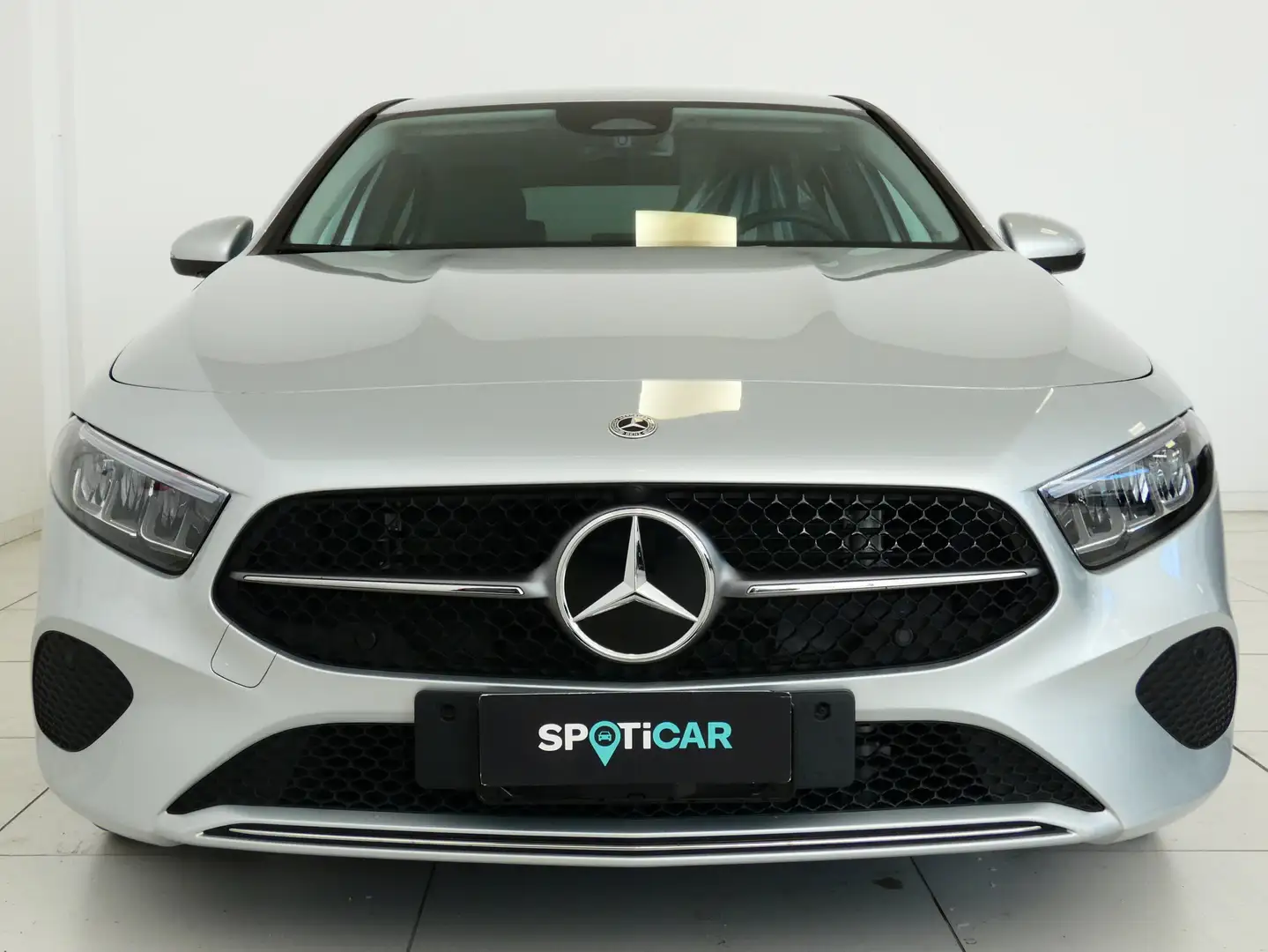 Mercedes-Benz A 180 Progressive Advanced auto KM0 Argento - 2