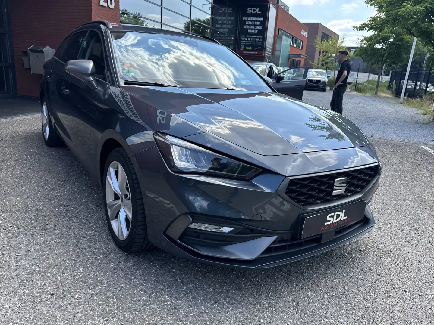 SEAT Leon e-Hybrid Sportstourer 1.4 TSI eHybrid PHEV FR // NAVI // CA Gris - 2
