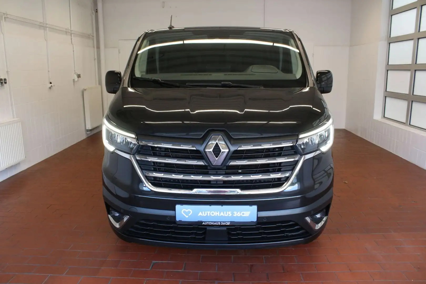 Renault Trafic 9 Sitze CarPlay 110KW Schwarz - 2