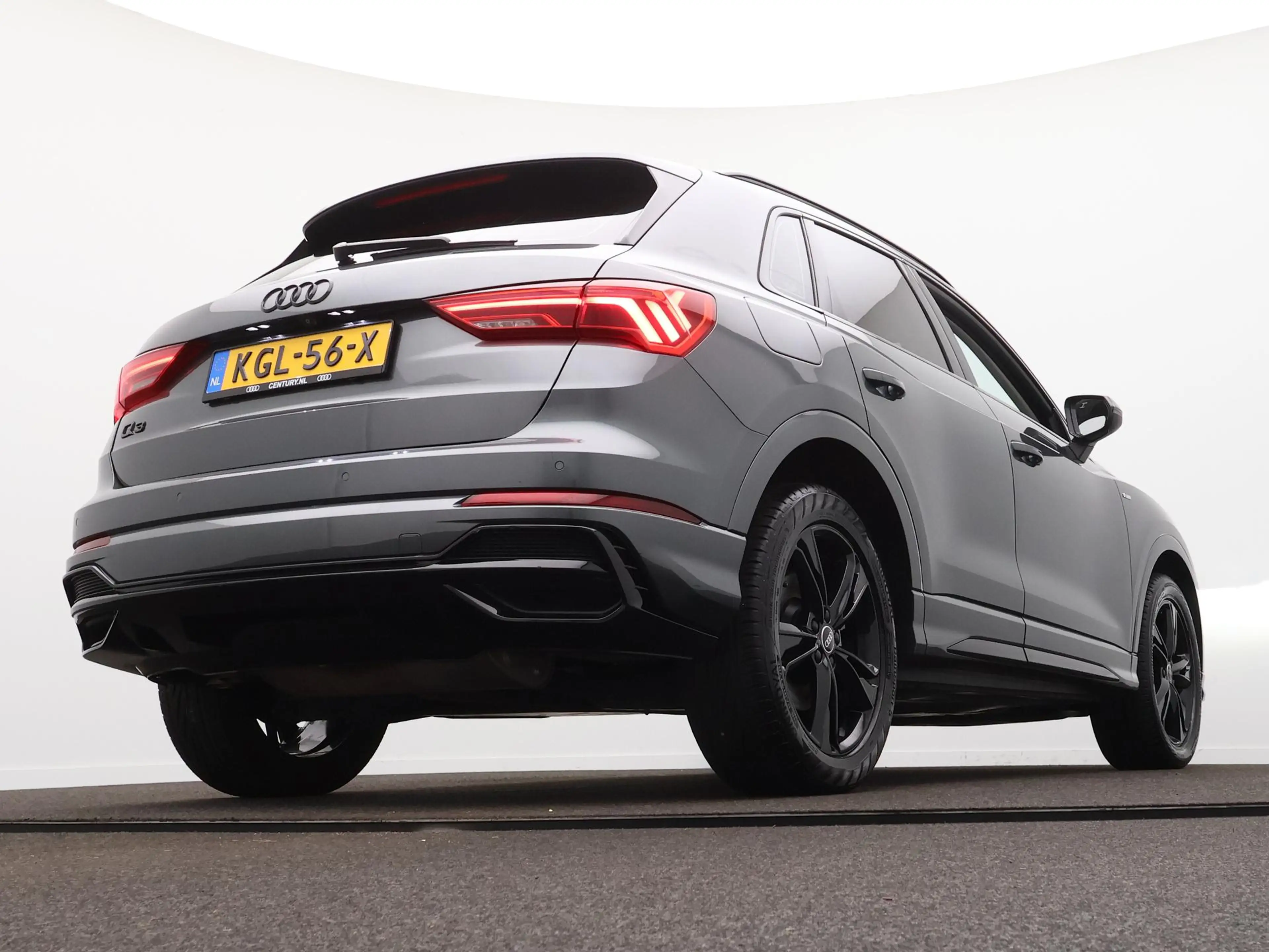 Audi Q3 45 TFSI e S edition | ACC | Camera | Side Assist | — photo 11
