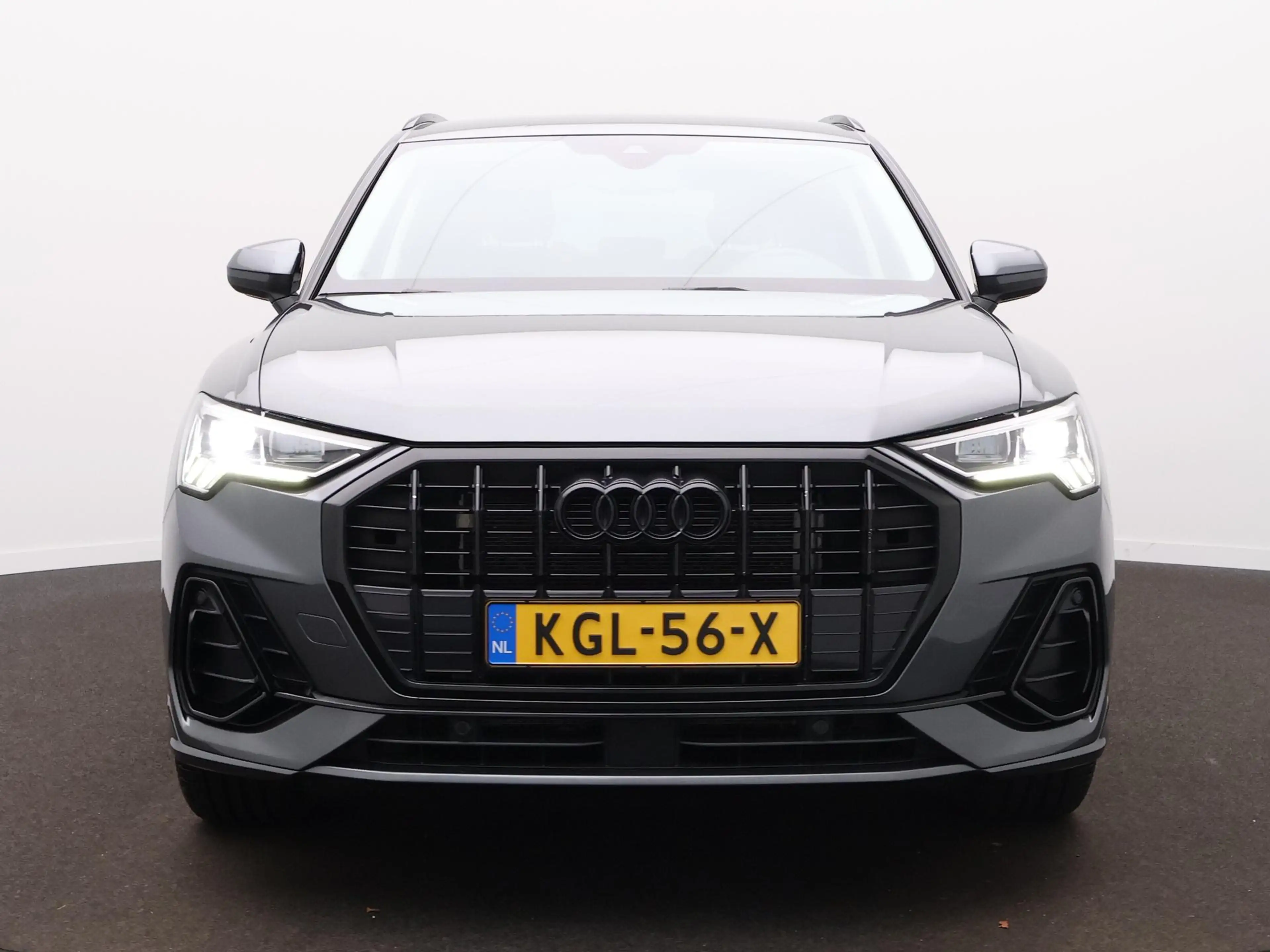 Audi Q3 45 TFSI e S edition | ACC | Camera | Side Assist | — photo 2