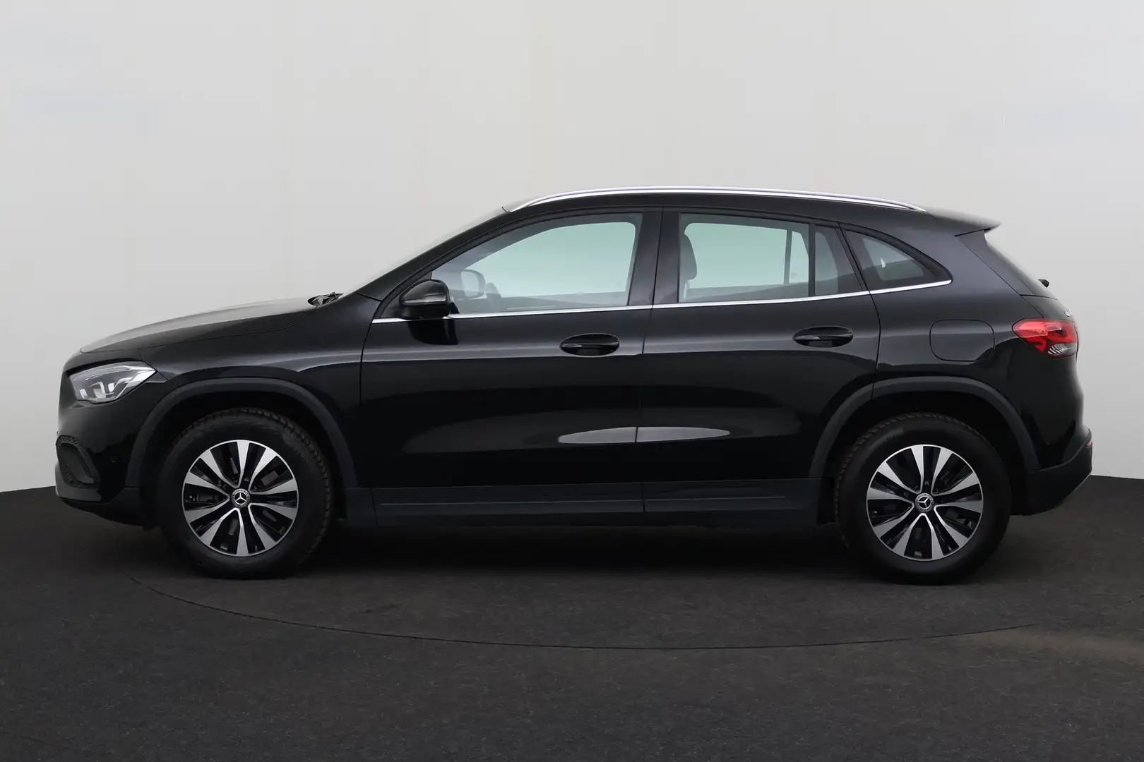 Mercedes-Benz GLA 250 e iA PHEV BUS.SOLUTION DCT + CAMERA + GPS + PDC + Zwart - 2
