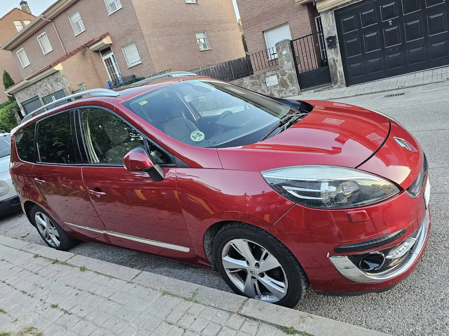 Renault Grand Scenic Grand Scénic 1.6dCi Energy Dynamique 7pl. Dynamique Rojo - 2