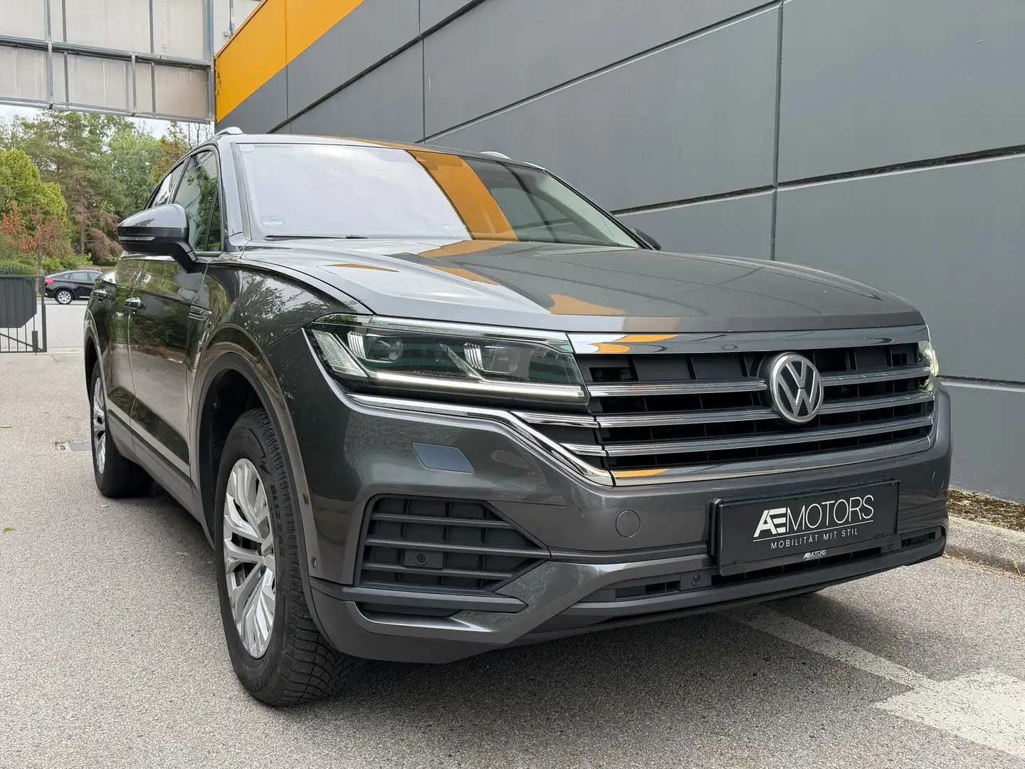 Volkswagen Touareg //KREDIT//GARANTIE//1.HAND// Grau - 1