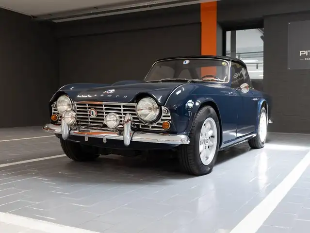 Triumph TR4