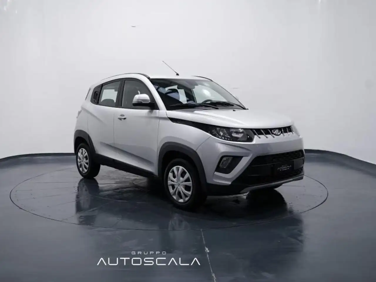 Mahindra KUV100