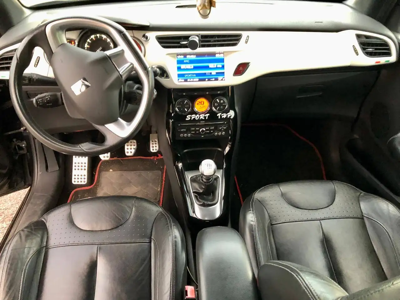 2011 Citroen DS3 DS3 1.6 turbo thp Just Black 155cv, photograph 11